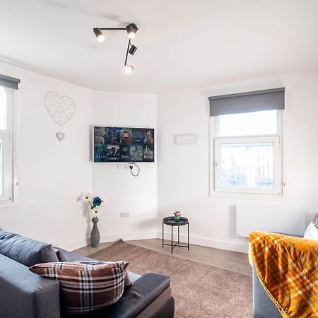شقة The Heart Of Huddersfield Hideaway المظهر الخارجي الصورة
